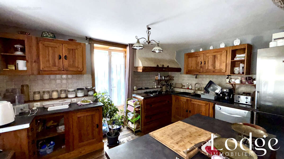 Appartement à SAINT-MARTIN-DE-QUEYRIERES