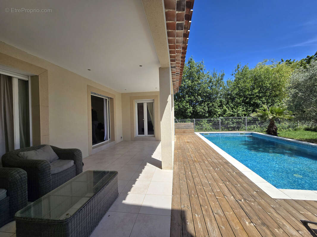 Maison à SORGUES