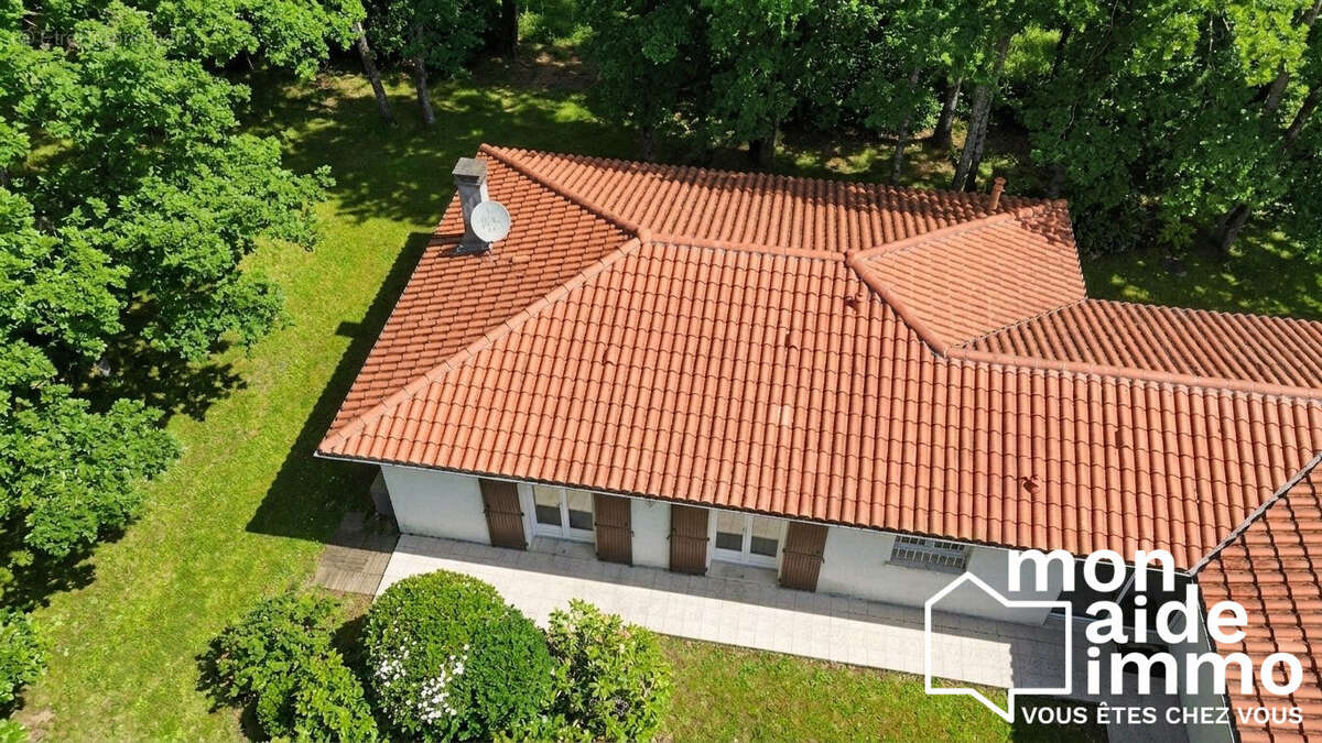 Maison à CAMARSAC