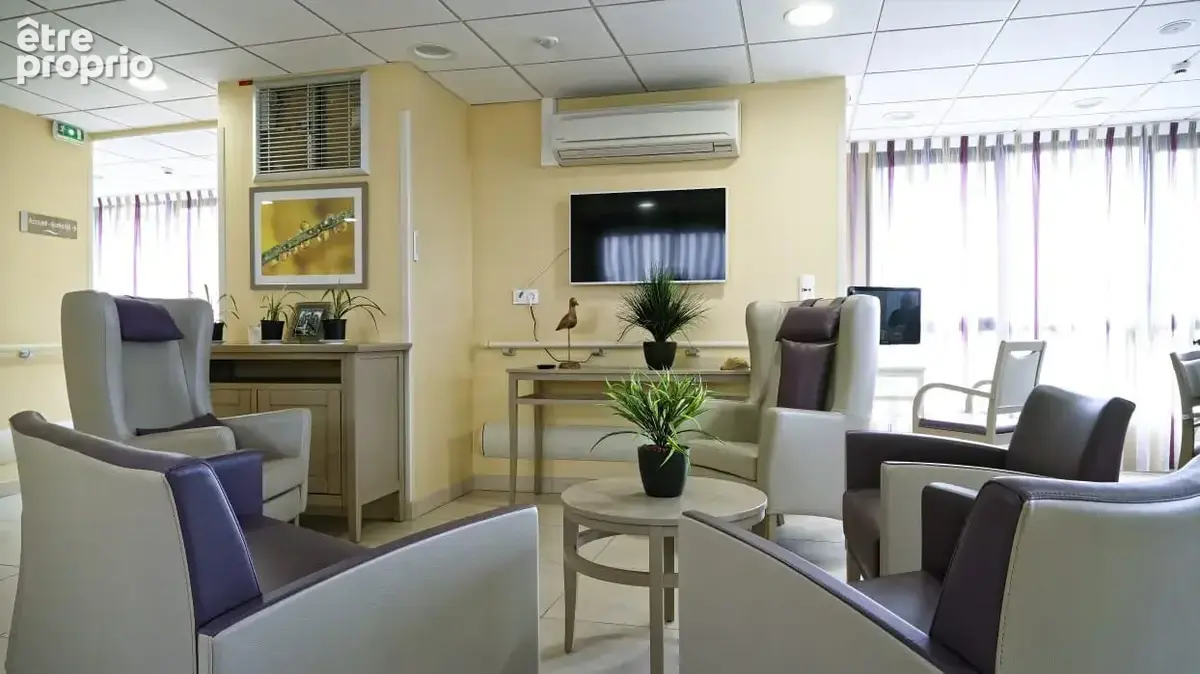 INVESTISSEMENT LOCATIF  Saint-Denis-de-l'Hôtel  Résidence EHPAD du Port - 7,8% de rentabilité - photo 6