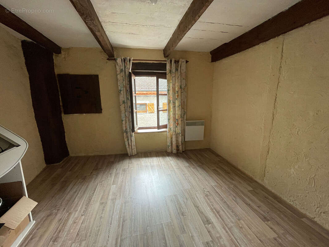 Maison à SAINT-GEORGES-D'AURAC