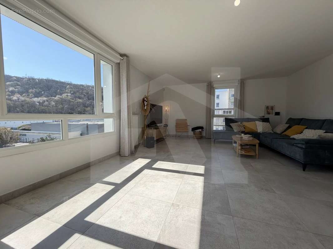 Appartement à ECHIROLLES