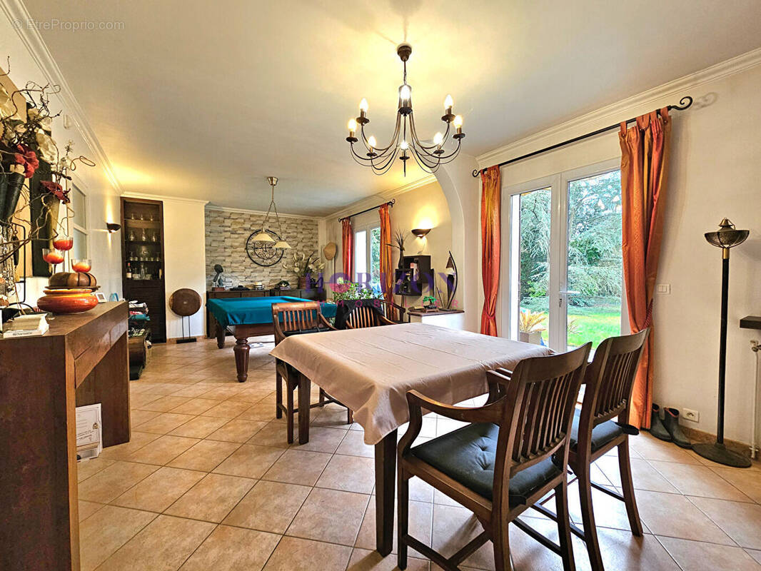 Maison à ORRY-LA-VILLE