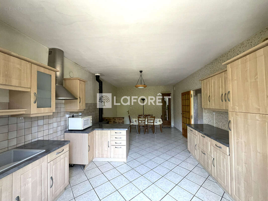 Maison Saint Lamain à fort potentiel , 4 pièce(s) 139m² - photo 4