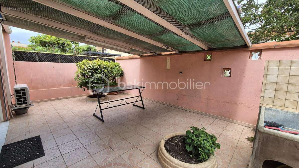 A vendre maison trois faces de 111m² sur terrain de 400m² dont 200m² constructible a saint laurent de la salanque - trois chambr - photo 22