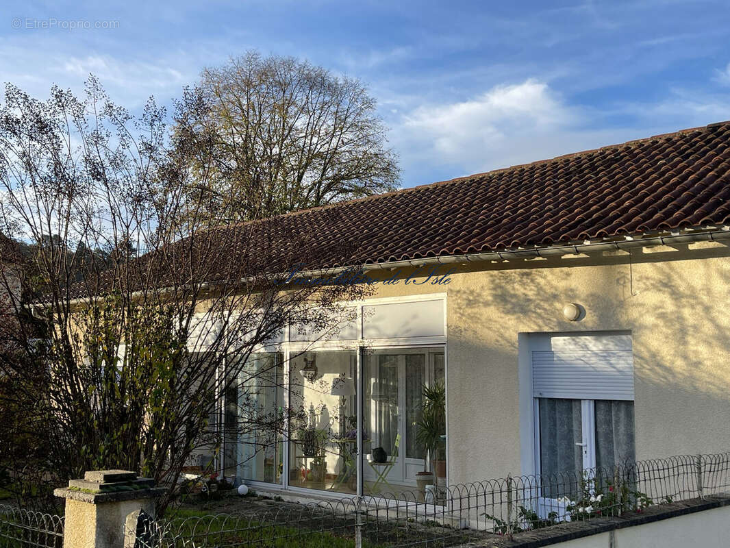 Maison à SAINT-LEON-SUR-L&#039;ISLE