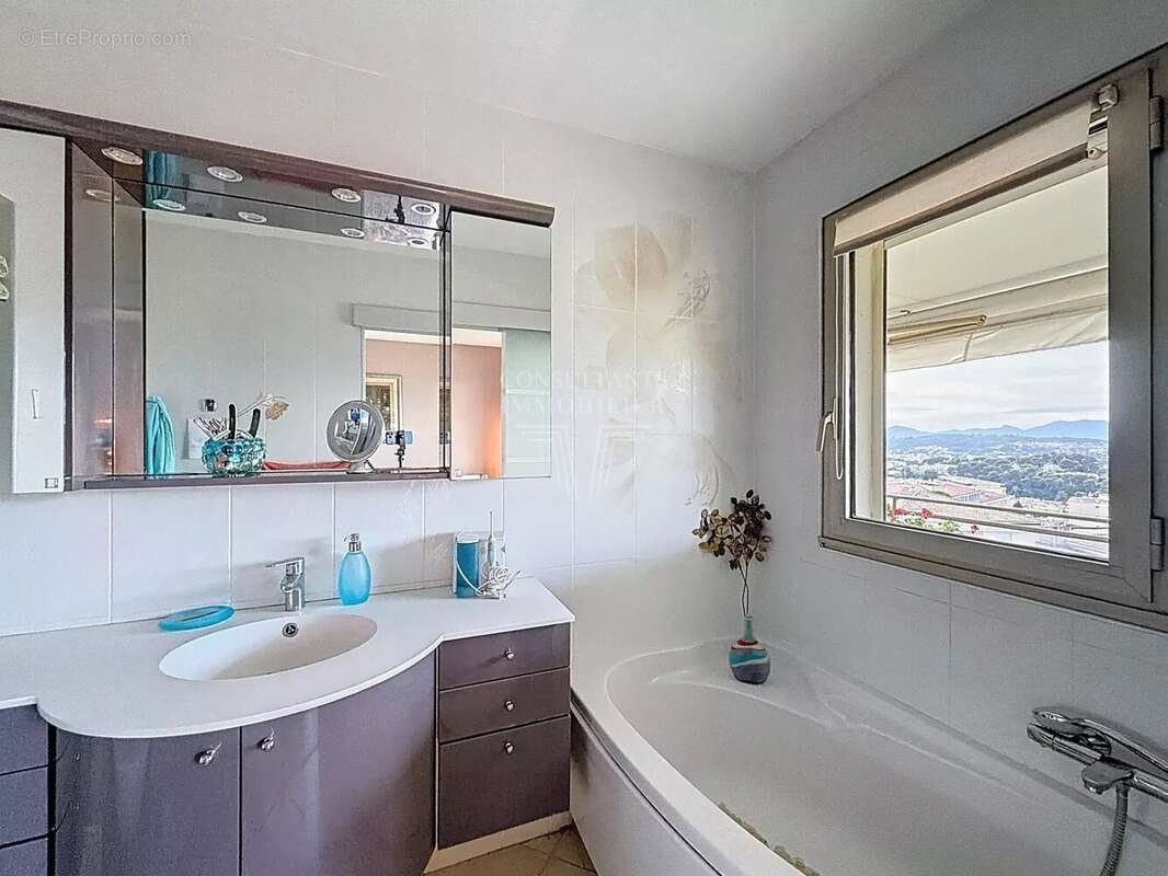 Appartement à LE CANNET