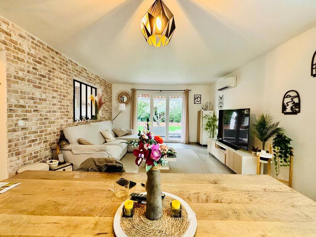 Photo 1 - Maison à PUGET-SUR-ARGENS