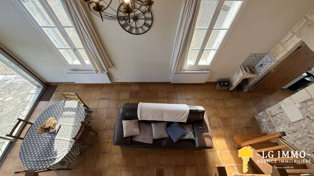 Maison à BRIE-SOUS-MORTAGNE