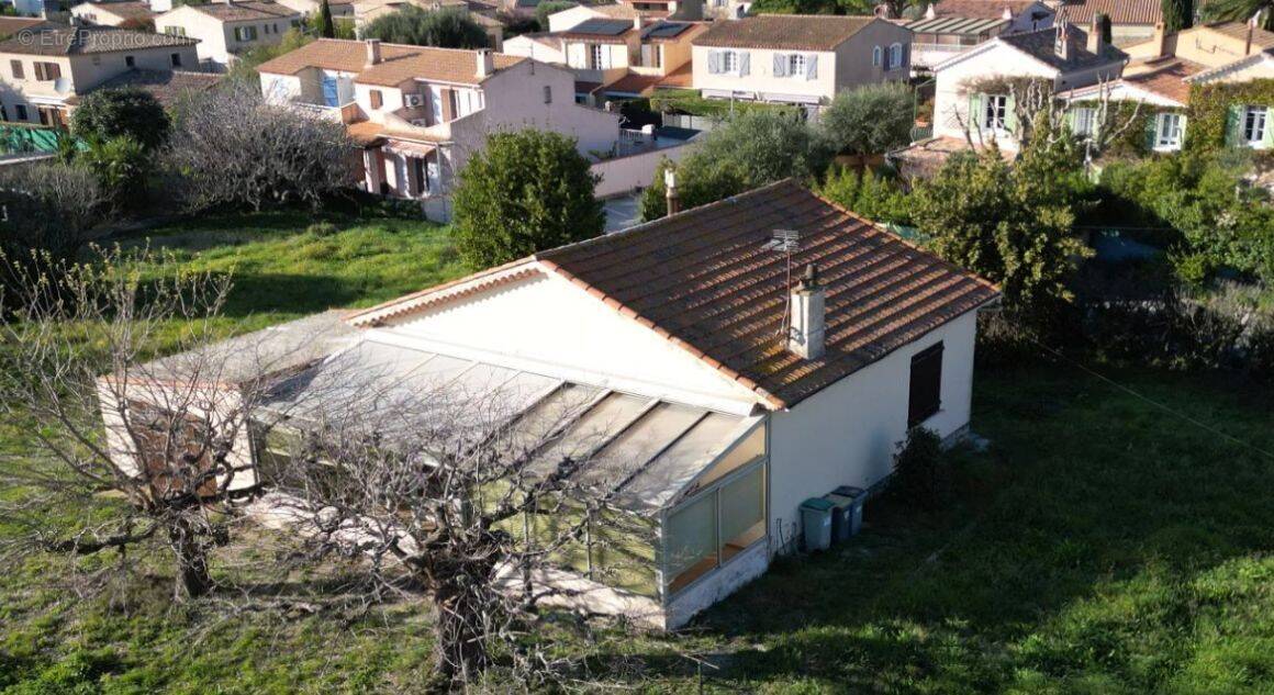 Maison à SIX-FOURS-LES-PLAGES