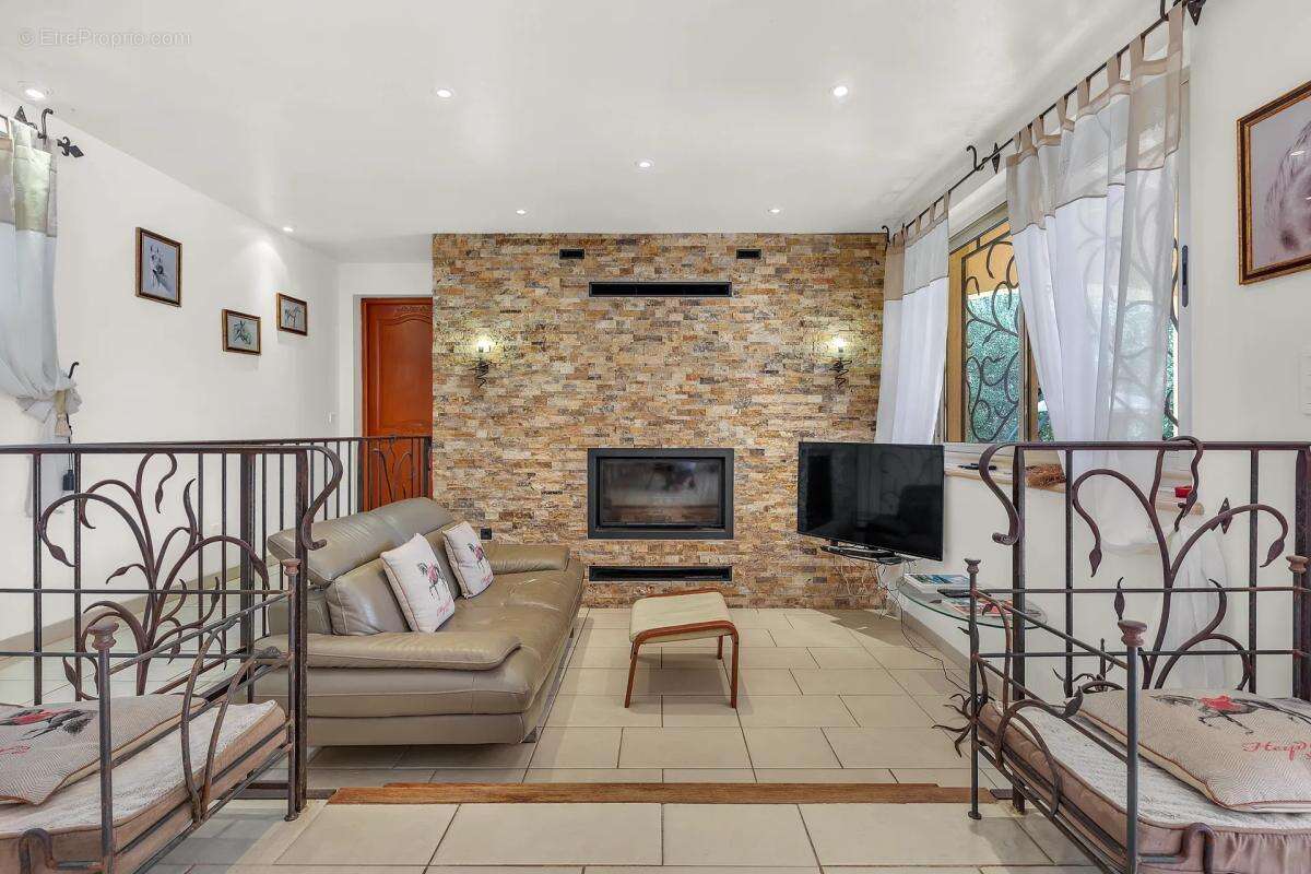 Maison à LA MOTTE