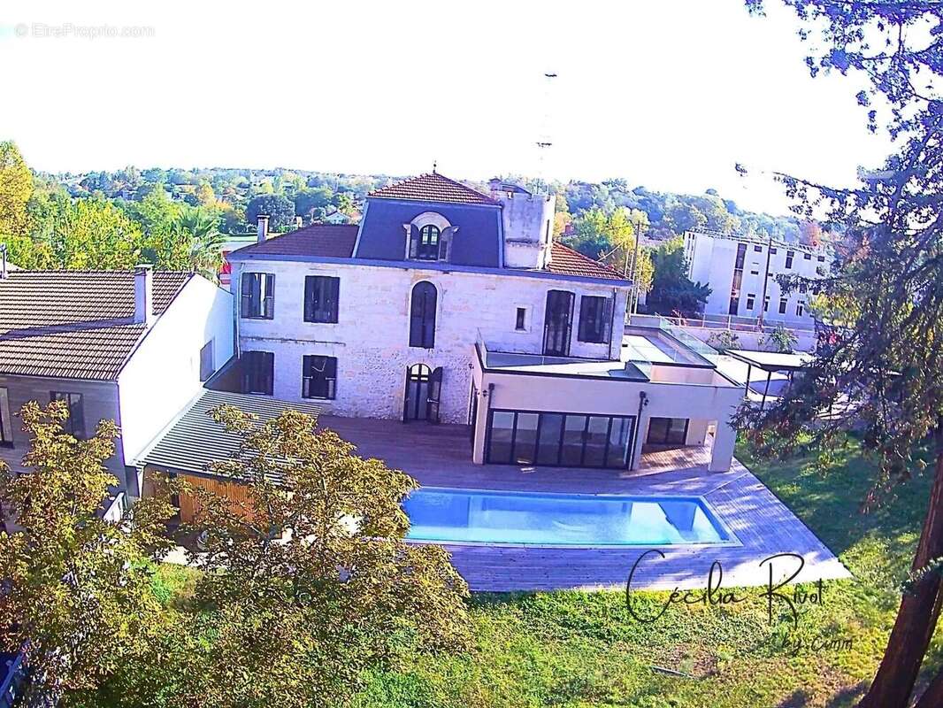 Maison à VILLENAVE-D'ORNON