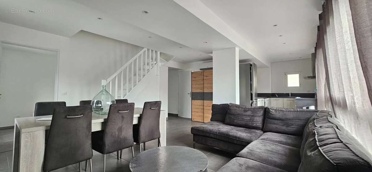 Appartement à BARBERAZ