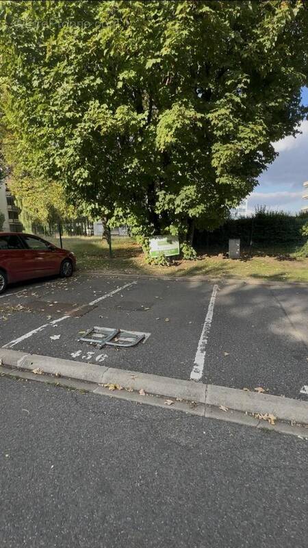 Parking à DEUIL-LA-BARRE