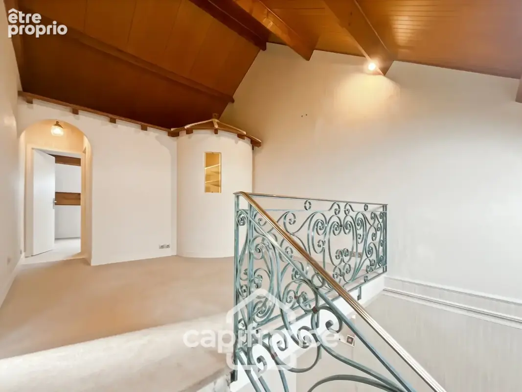 Maison familiale et polyvalente, à Ormesson-sur-Marne, au calme, 4 chambres, dépendance, 2 grands garages, terrain 496 m2 - photo 9