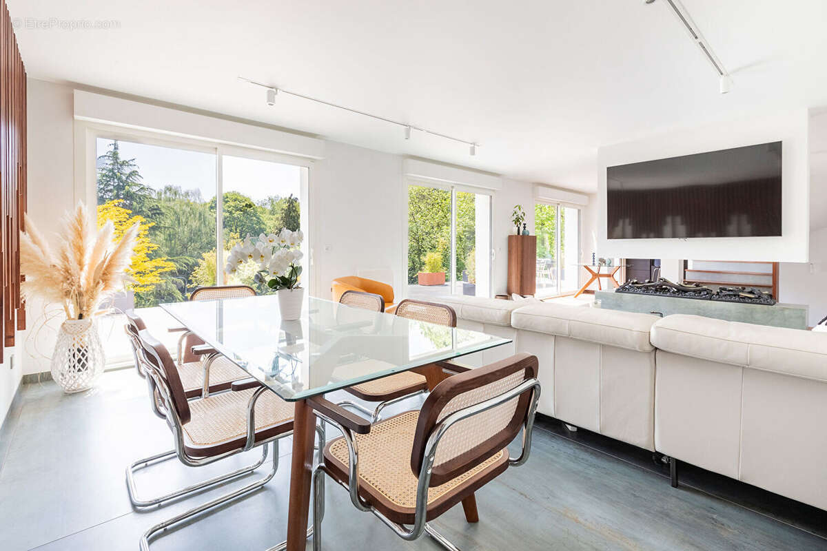 Maison à SAULX-LES-CHARTREUX