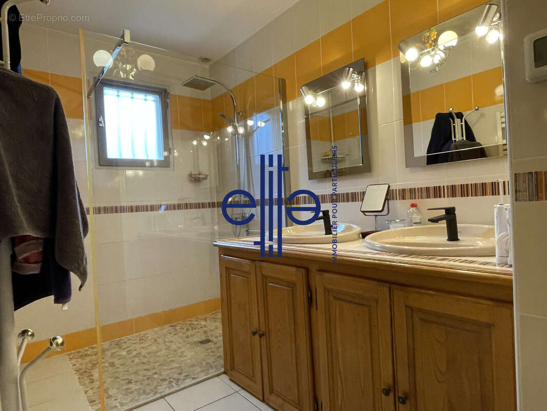 Maison à COULOUNIEIX-CHAMIERS