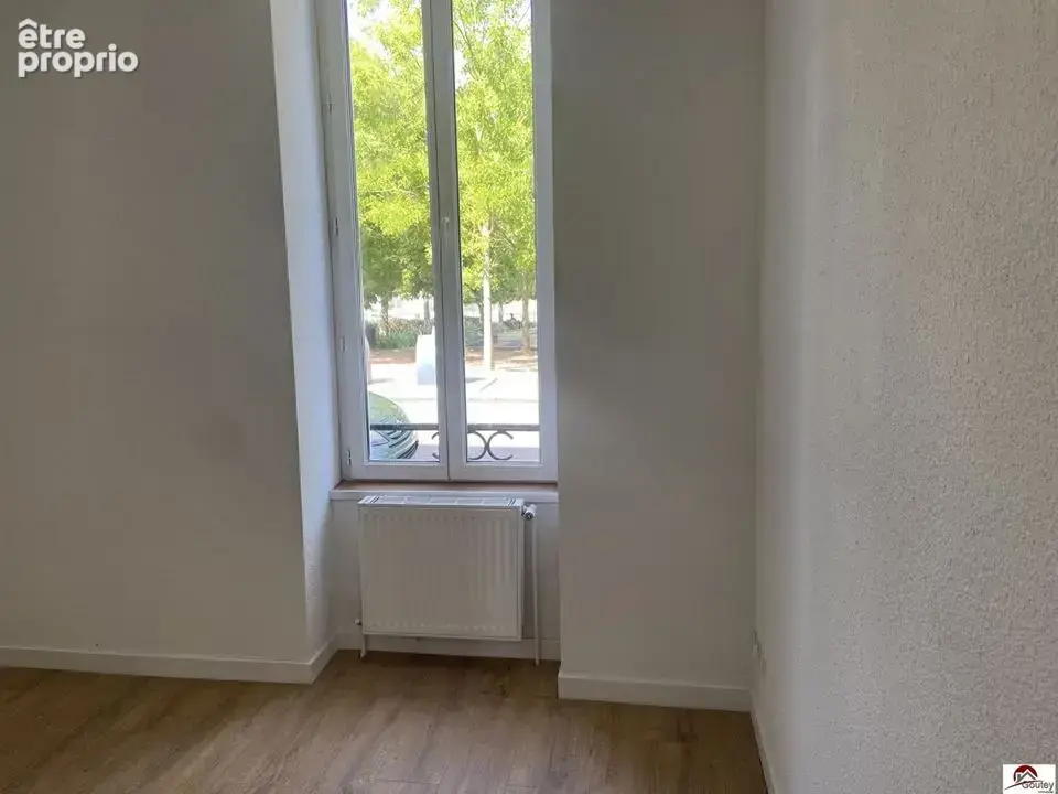 Appartement 280 m² à Roanne  - photo 3