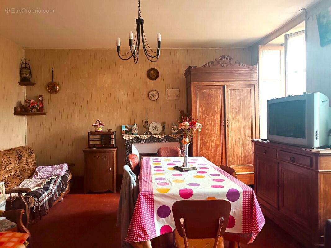 Maison 3 chambres, agreable terrain clos et arbore de 1500 m - photo 3
