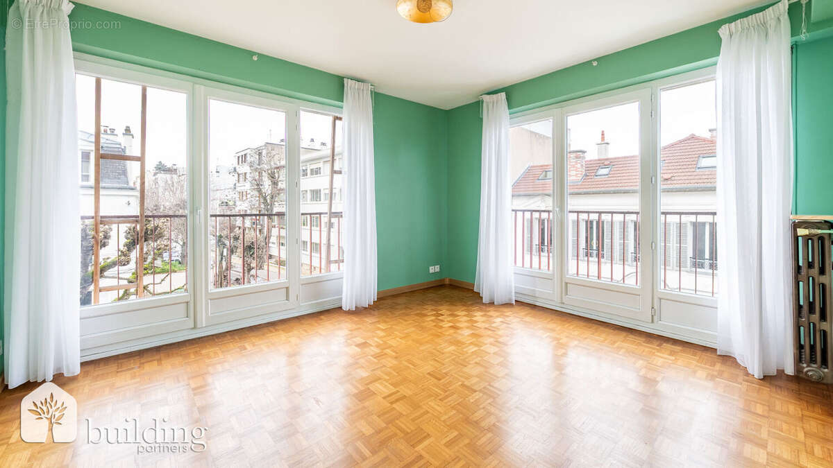 Appartement à COURBEVOIE