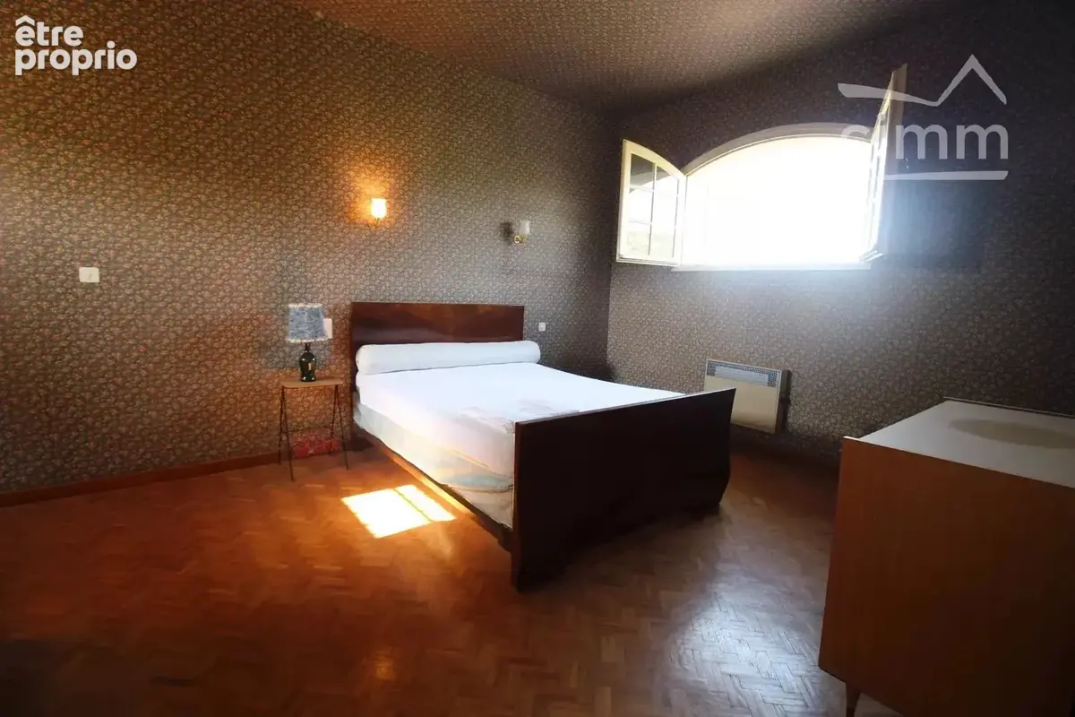 A vendre une villa de 216m² avec annexes et grand garage sur une parcelle de 9755m² - photo 25