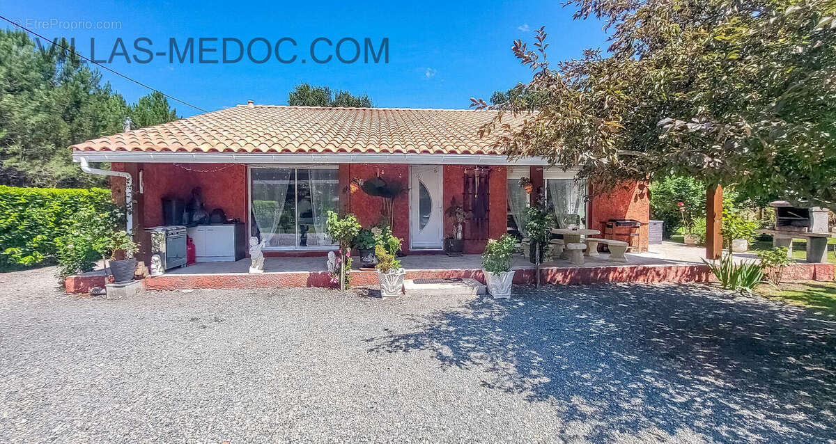 Maison à VENDAYS-MONTALIVET