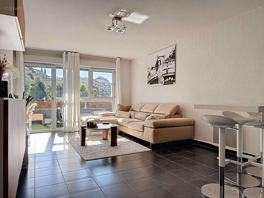 Appartement 67 m² à Nice  - photo 2