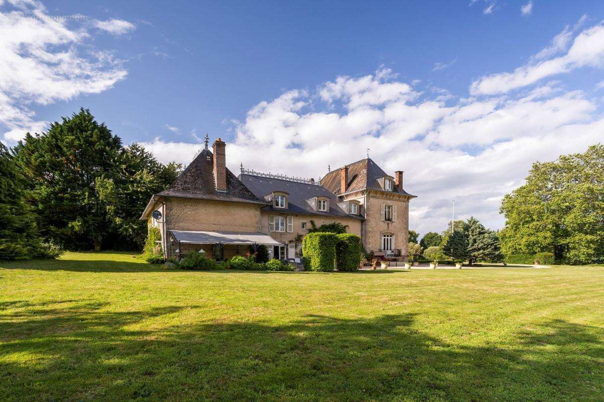 Maison à BUSSIERE-GALANT