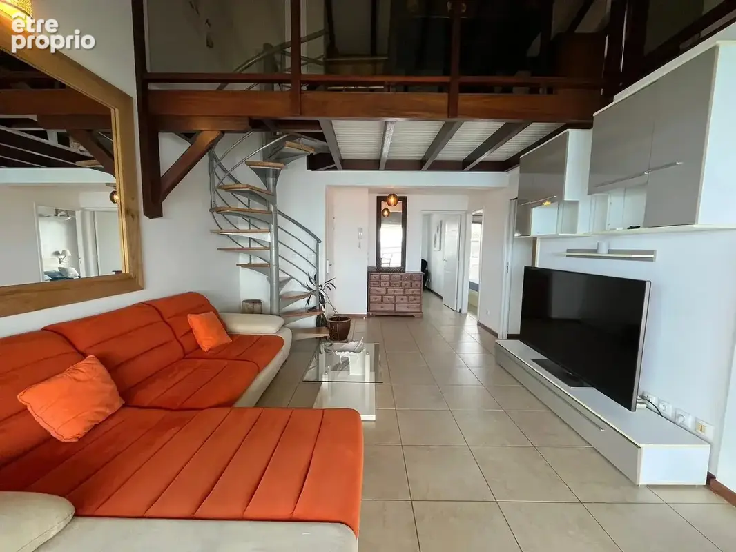 Appartement standing T3 + mezzanine - photo 7