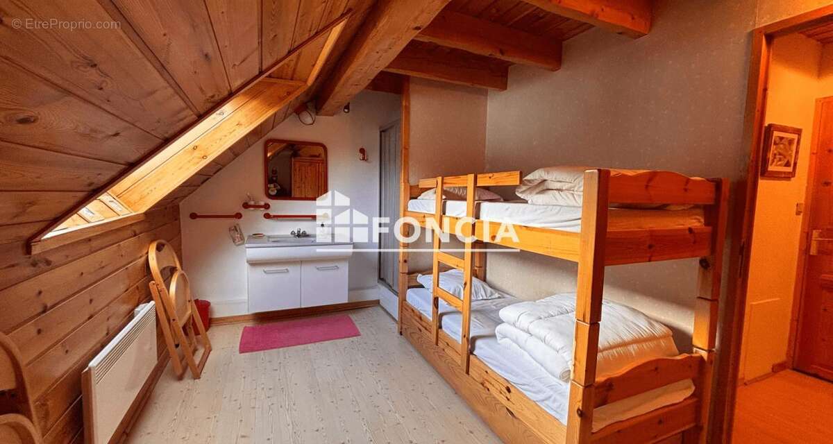 Appartement à LA SALLE-LES-ALPES