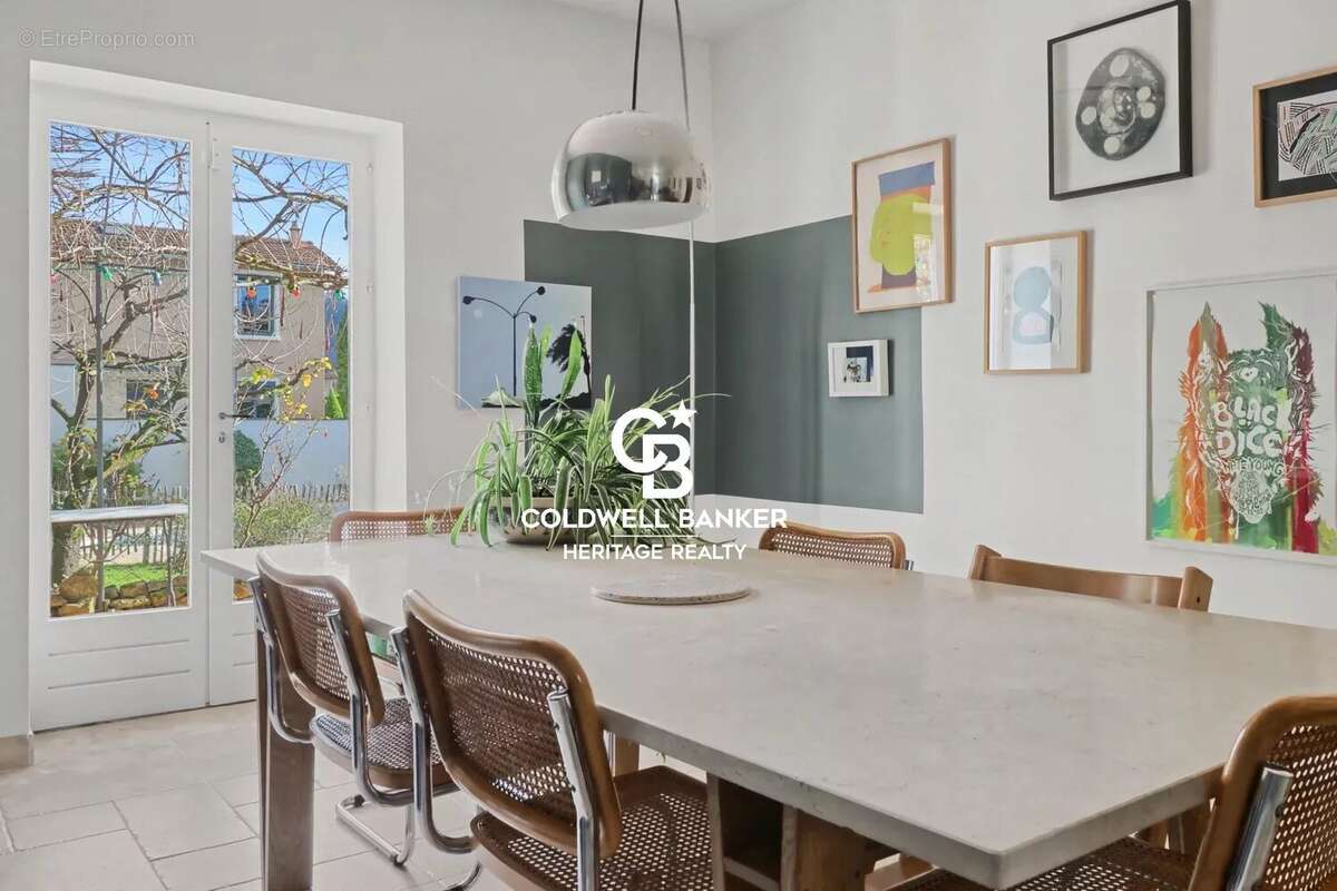 Maison à COLLONGES-AU-MONT-D'OR