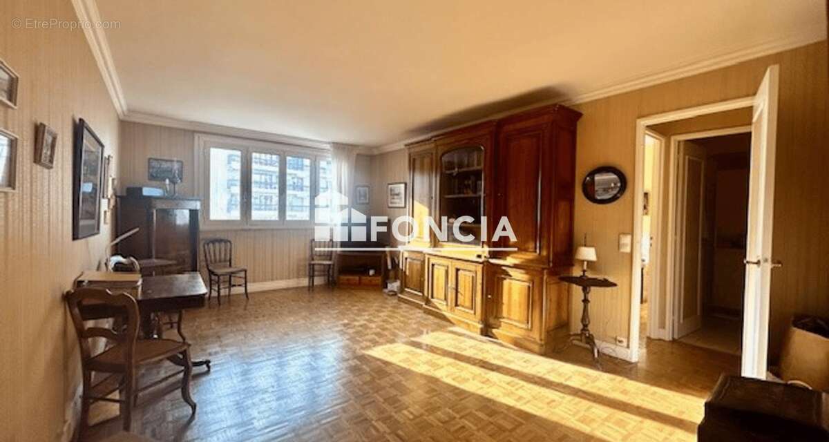 Appartement à PARIS-20E