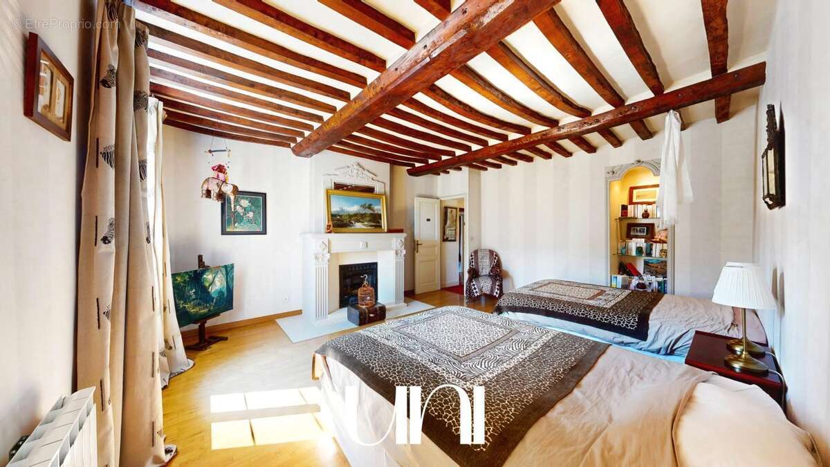 Maison 12 pièces de 365m2 sur terrain de 390m2 - THUE ET MUE - photo 14