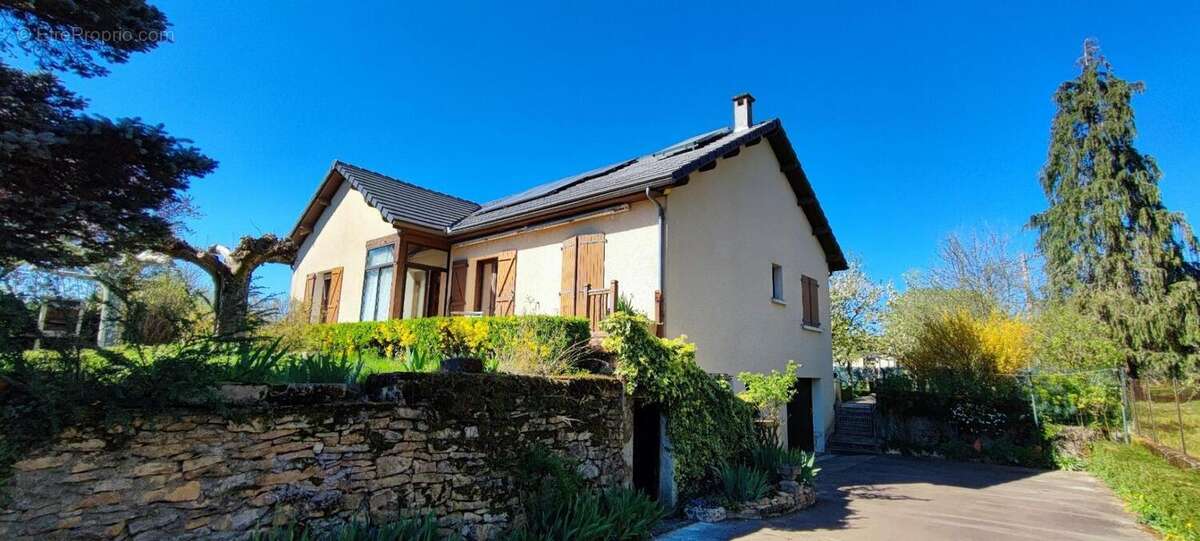 Maison à MONTBAZENS