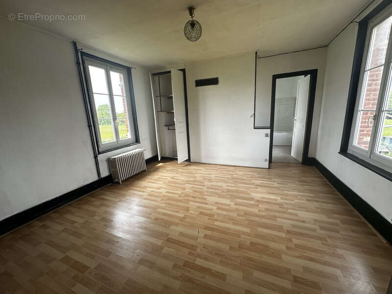 Corps de ferme avec 3,7 hectares de terrain - photo 10