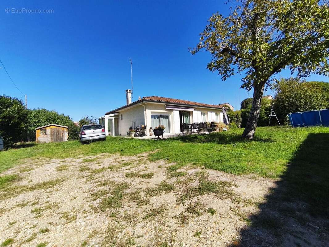 Maison à LES BILLAUX