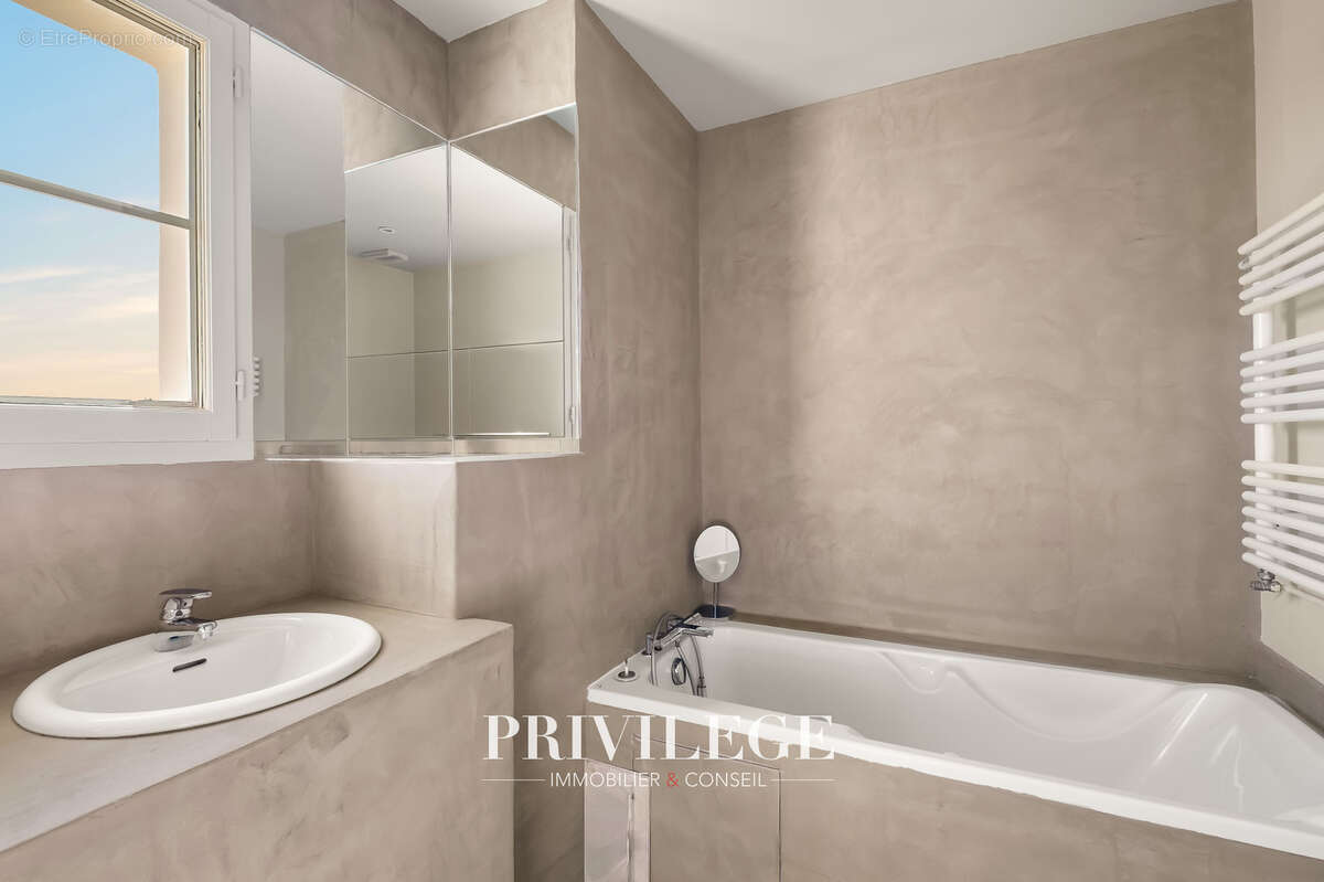 Maison à SAINT-DIDIER-AU-MONT-D'OR