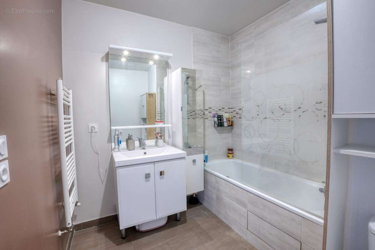 Appartement à OZOIR-LA-FERRIERE