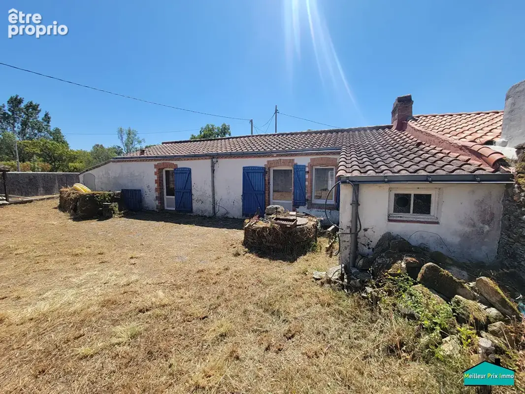 LA GARNACHE Maison à rénover avec four à pain - photo 4