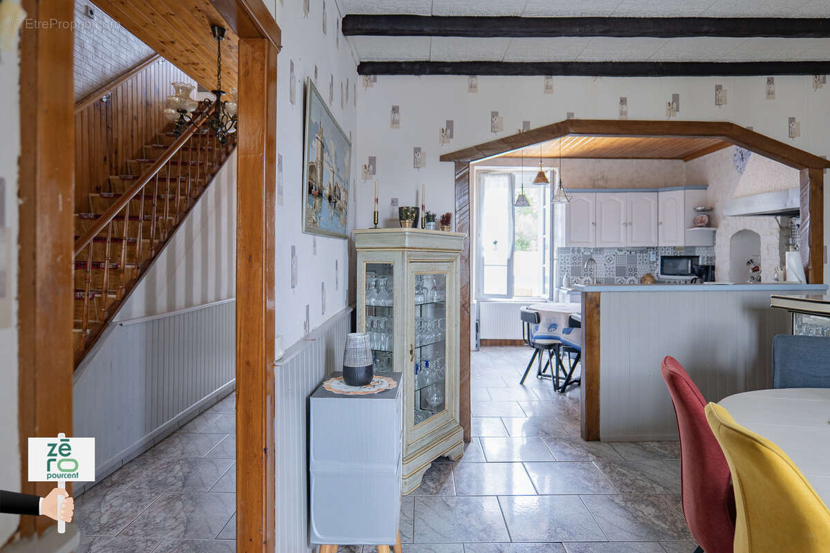 Maison familiale de 160?m2   6 pièces   Sud Vendée   Terrain arboré   DPE B - photo 9