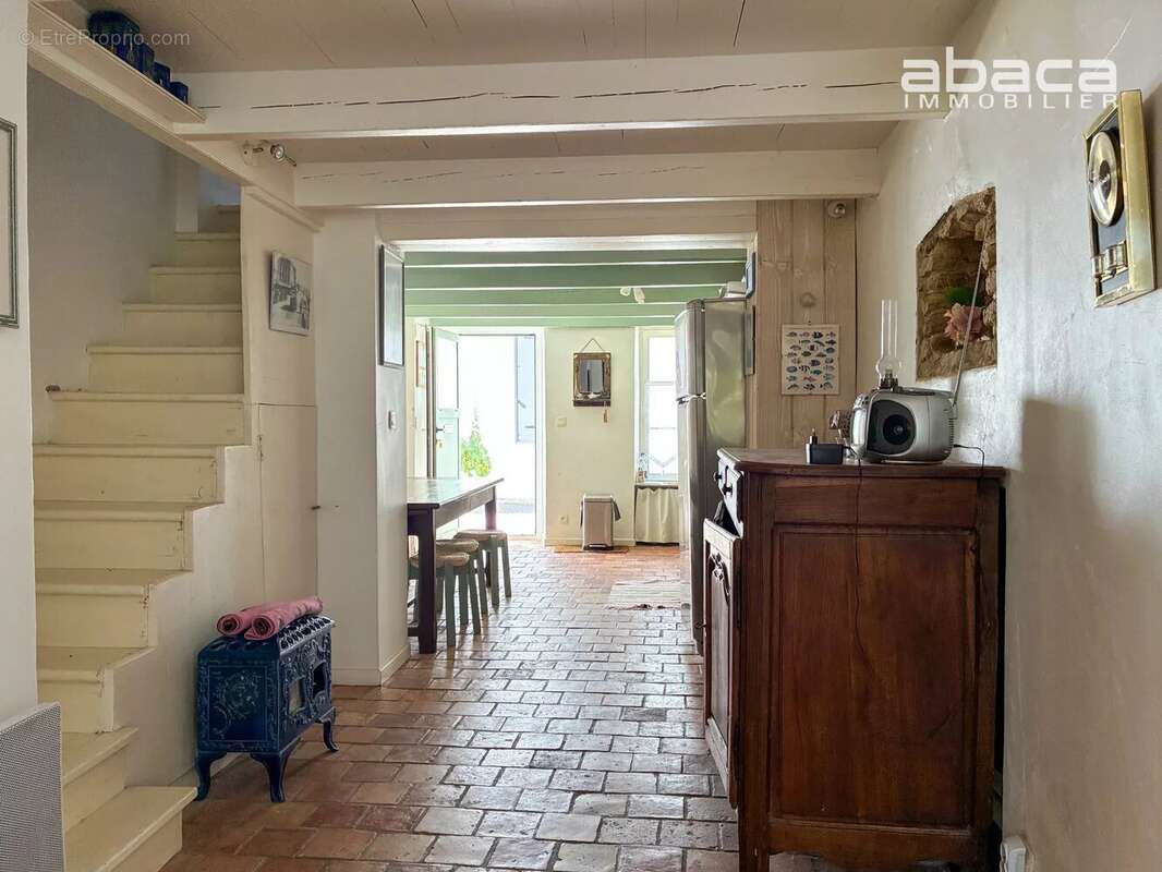 Maison à LES PORTES-EN-RE