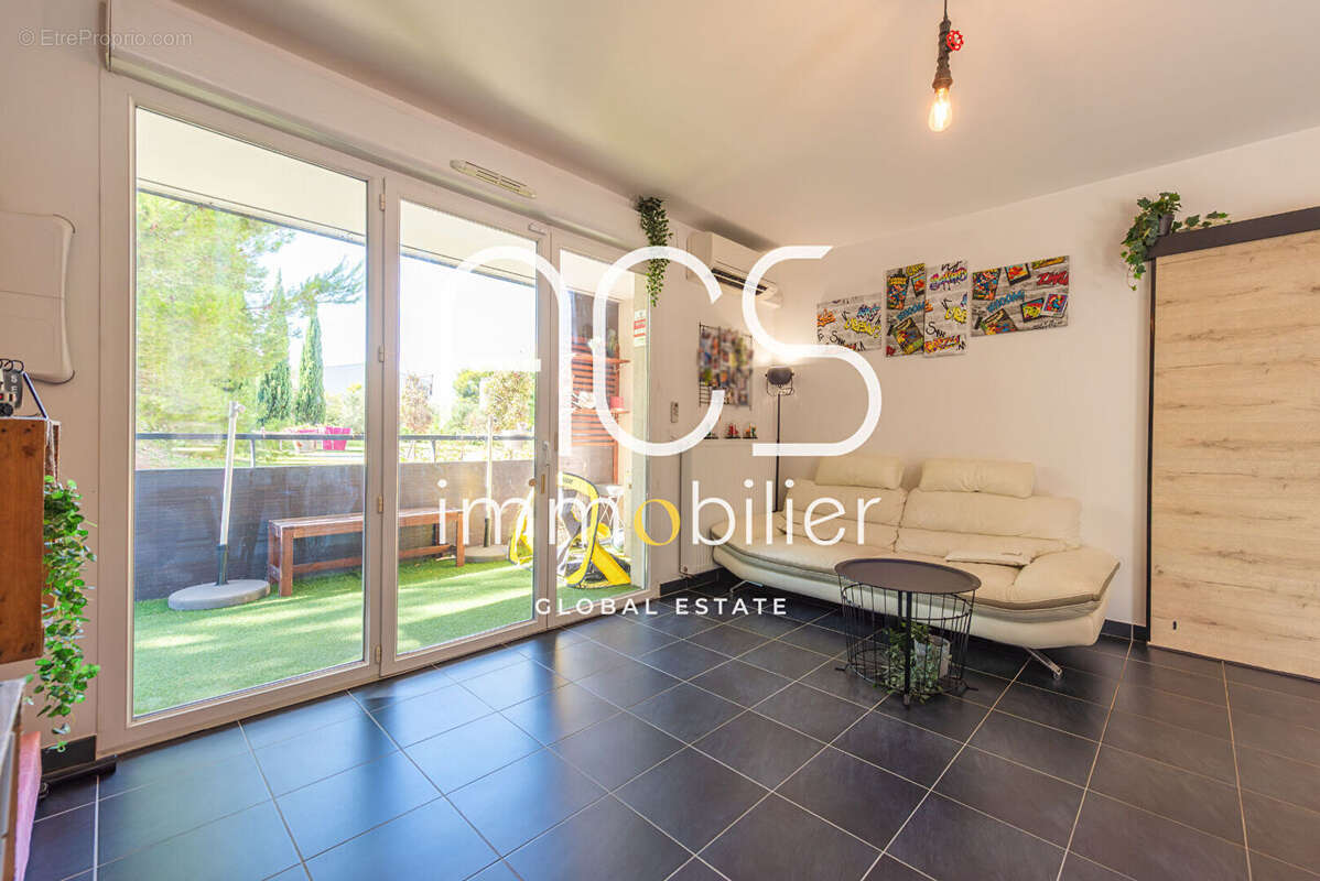 Appartement à CHATEAUNEUF-LES-MARTIGUES