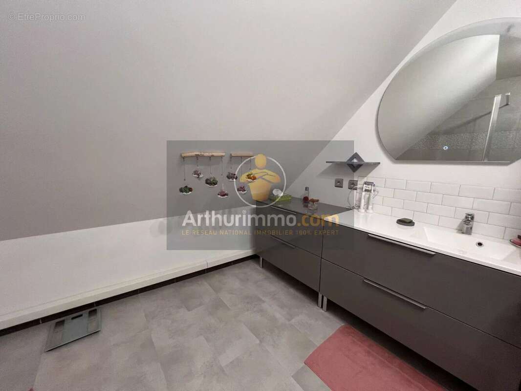 Appartement à FONTENAY-TRESIGNY