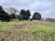 Terrain à LES THILLIERS-EN-VEXIN