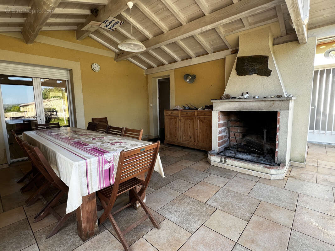 Maison à SAINT-PIERRE-DE-MONS