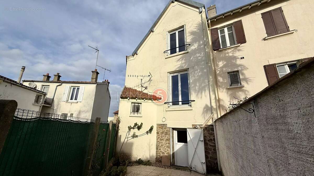 Maison à VILLEMOMBLE