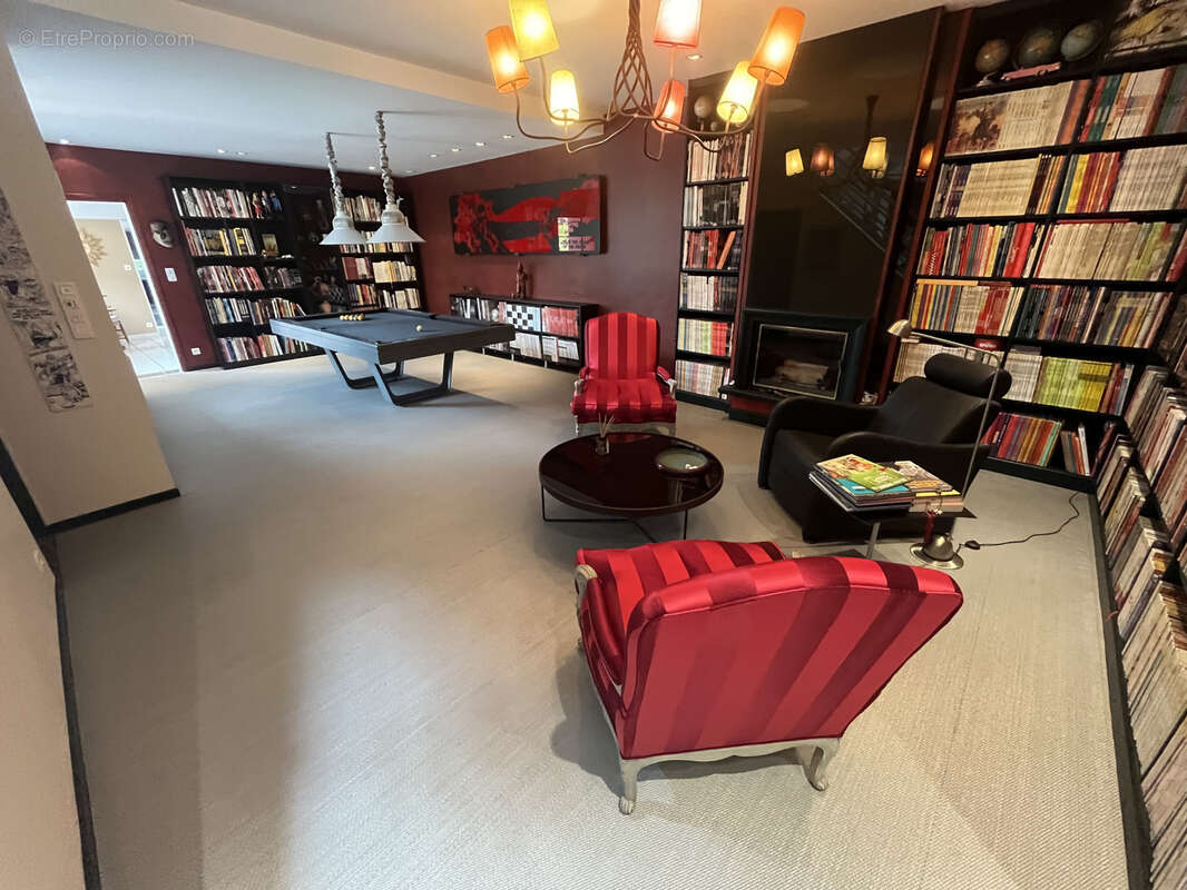 Proche ARRAS - Propriété de 392m2 habitables entièrement rénovée - photo 2