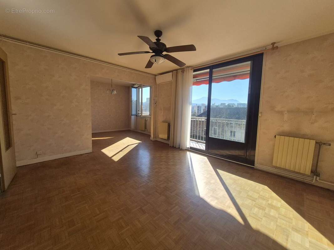 Appartement à ECHIROLLES