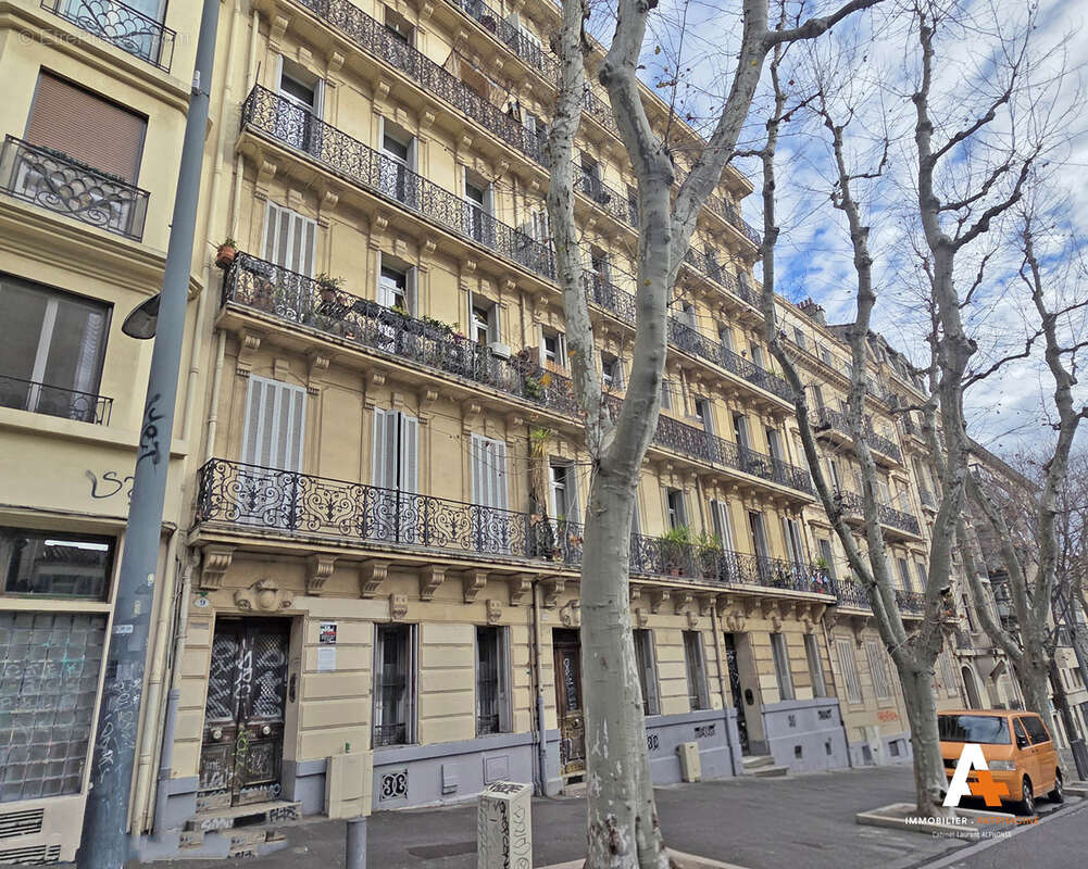 Appartement à MARSEILLE-5E