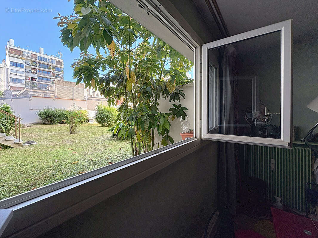 Appartement à PARIS-20E